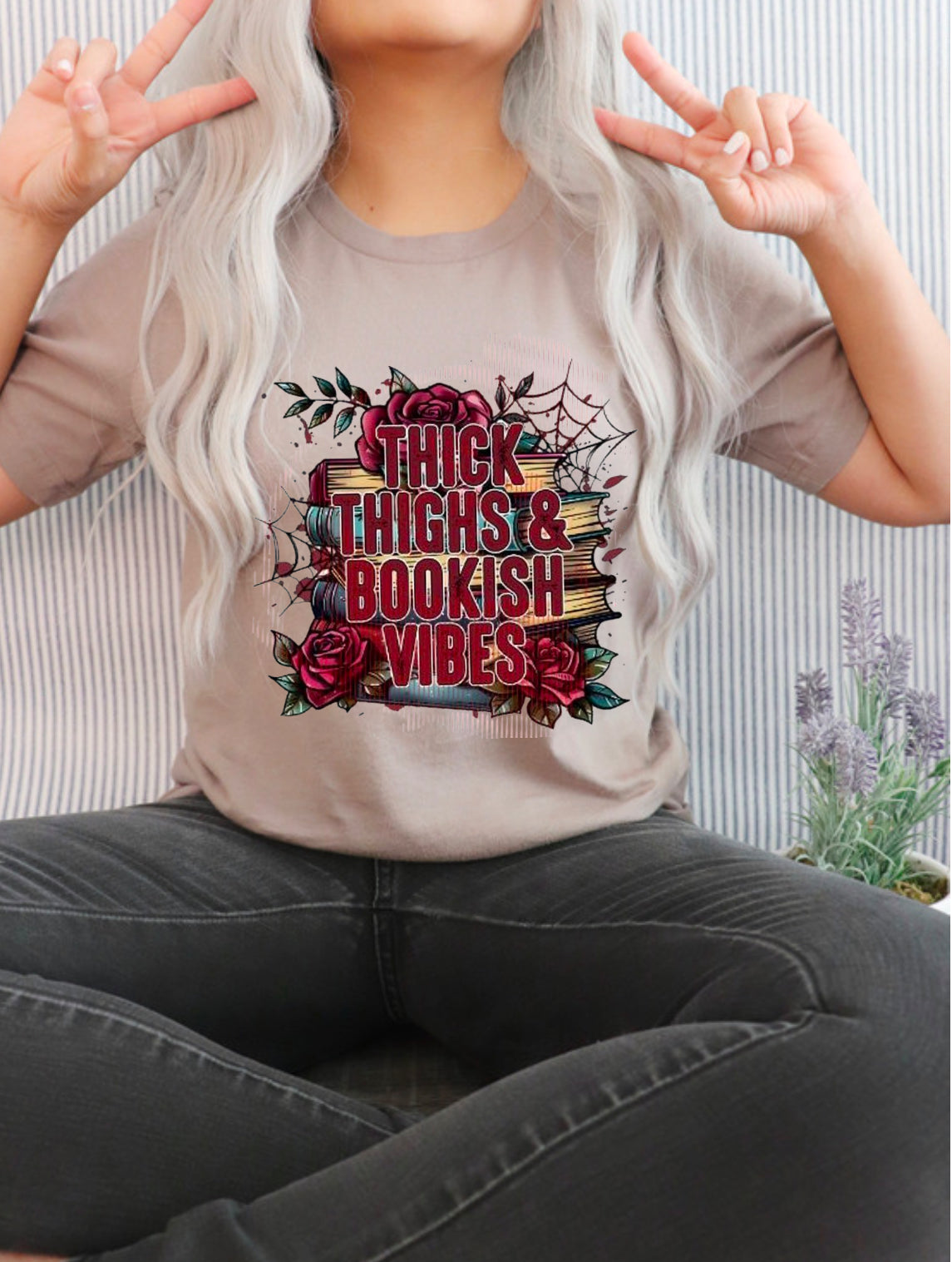 Thick thighs bookish vibes tshirt